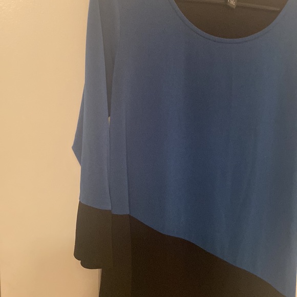 B-Design Size S - Asymmetrical Blue & Black Color Block Quarter Sleeve Top - Picture 2 of 4